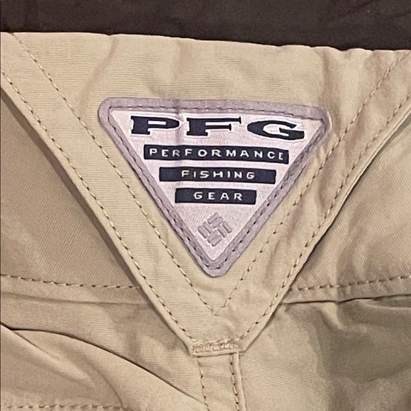 Columbia Women's Shorts - Picture 3 of 9